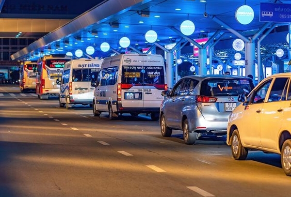 Airport Car Pick Up at Tan Son Nhat airport