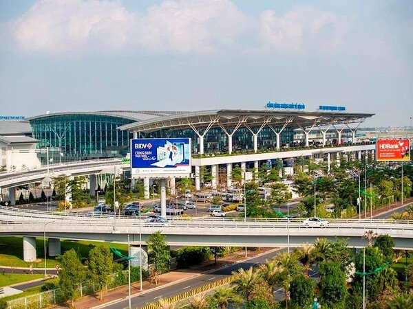 The Process of Obtaining a Vietnam Visa at Noi Bai Airport