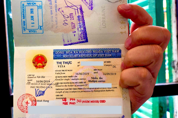 The Application Process and Payment Methods for Vietnam Visa at Noi Bai Airport