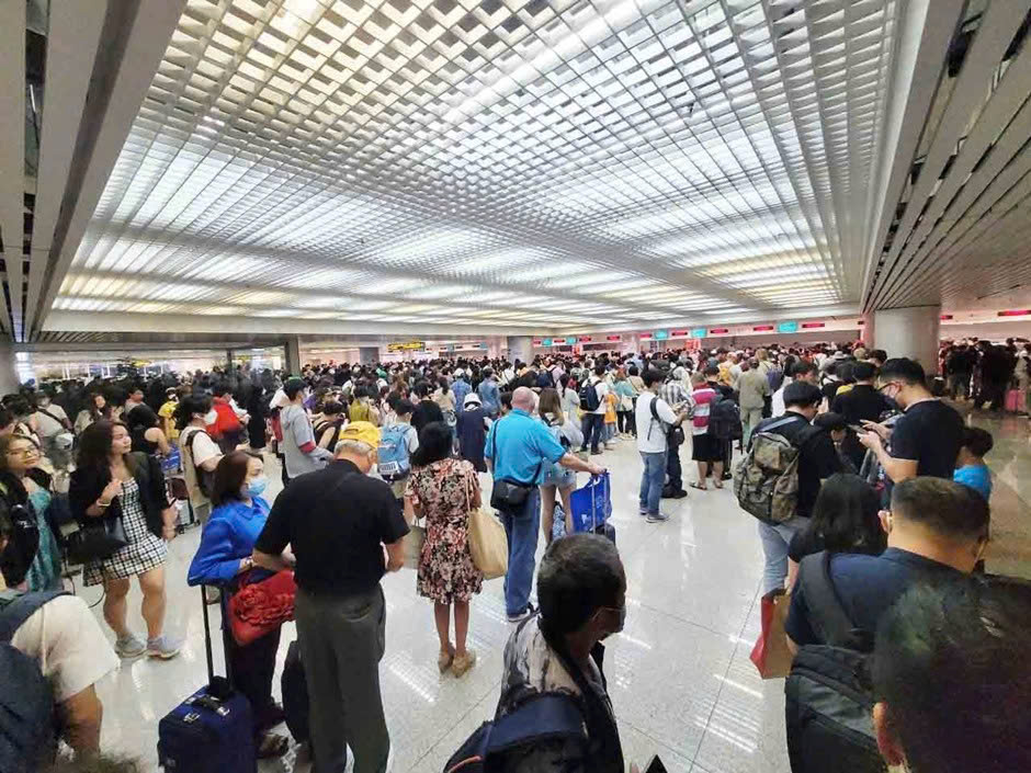 Immigration at major airports can take 2-3 hours during peak time