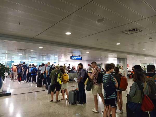 The convenience of getting Vietnam visa procedures at Tan Son Nhat Airport 