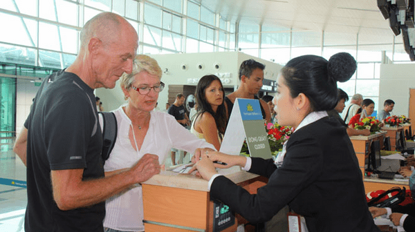 Refer to information about Vietnam visa procedures at Noi Bai airport