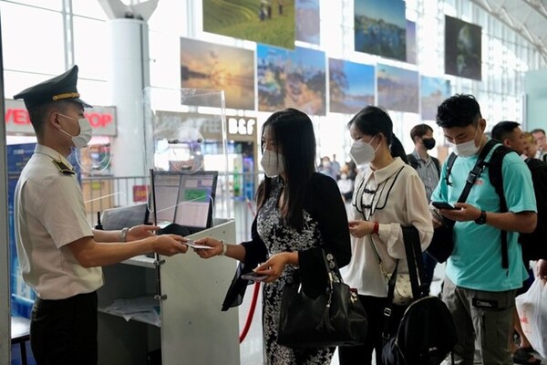 Immigration Procedures At Noi Bai Airport